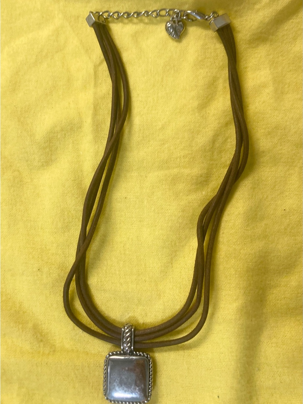 Vintage Carolee Women’s Square Faux Pearl Pendant Necklace on Brown Suede Cord - Picture 4 of 6